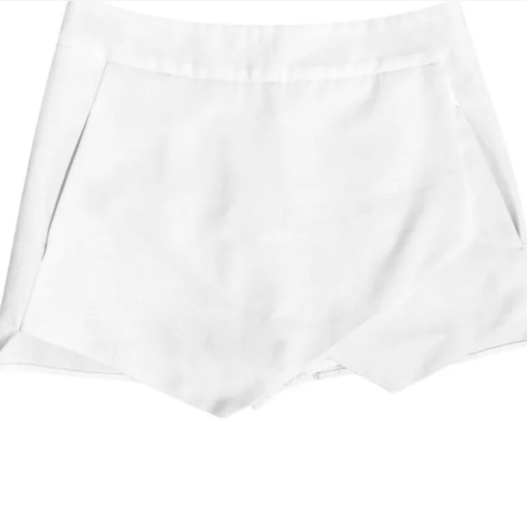 Aqua Ultra Mini Asymmetric Hem Skort XS White - Picture 2 of 15
